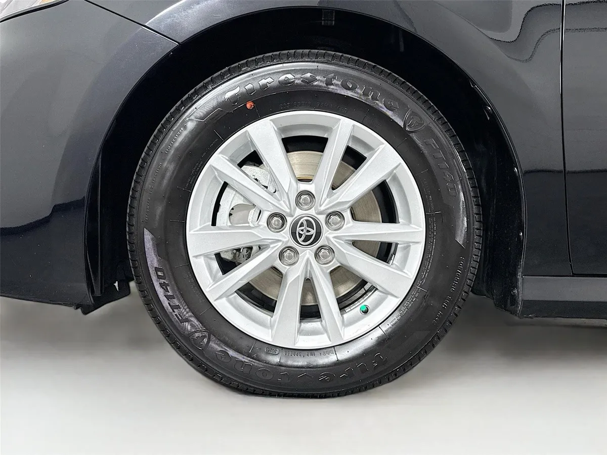 2026 Toyota Camry LE thumbnail 43