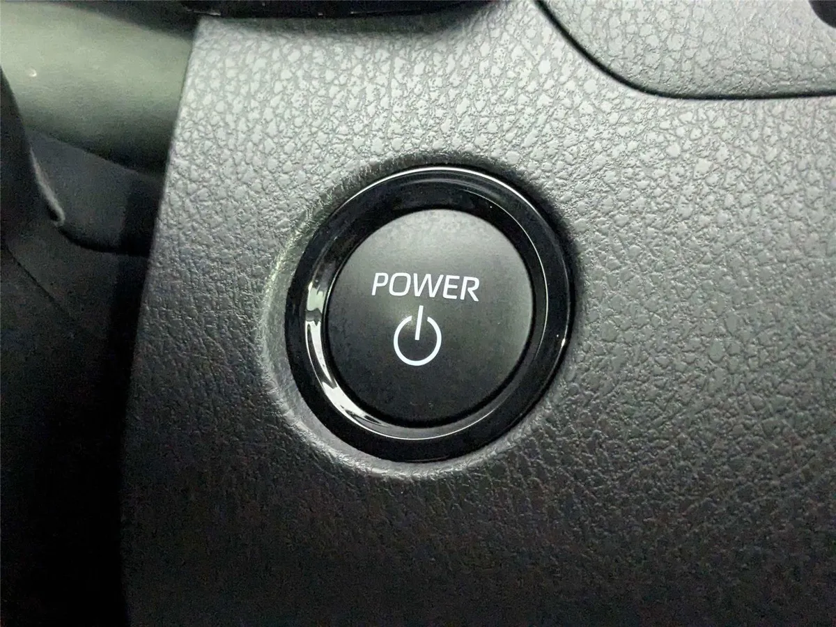 2026 Toyota Camry LE thumbnail 26
