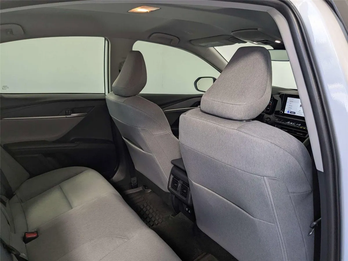 2026 Toyota Camry LE thumbnail 29
