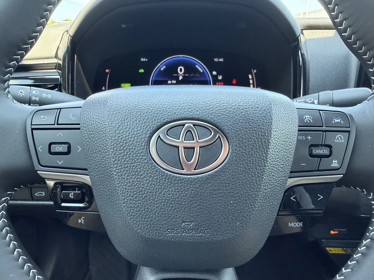 2026 Toyota Camry LE thumbnail 13