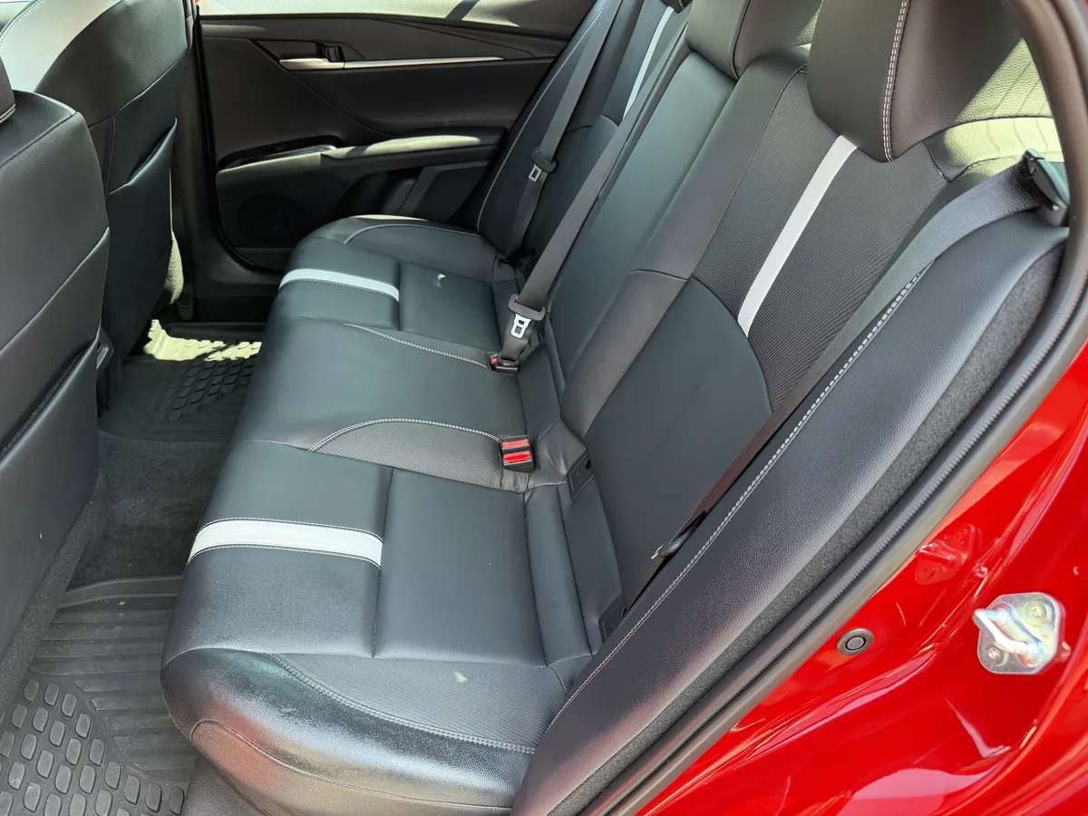 2026 Toyota Camry LE thumbnail 19