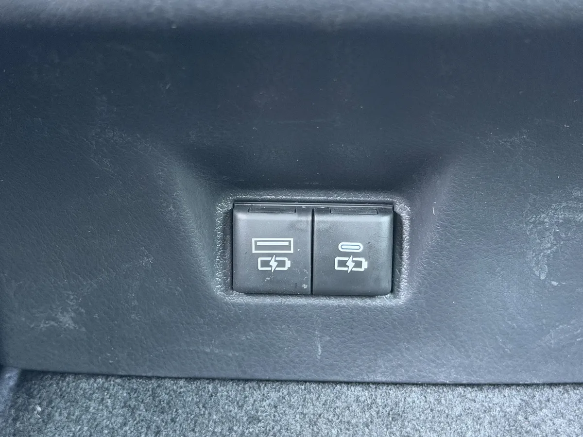 2026 Toyota Camry LE thumbnail 21