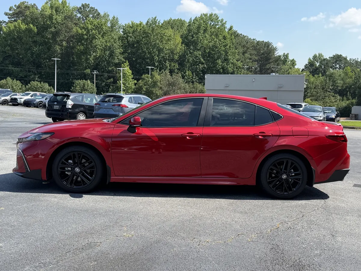 2026 Toyota Camry LE thumbnail 22