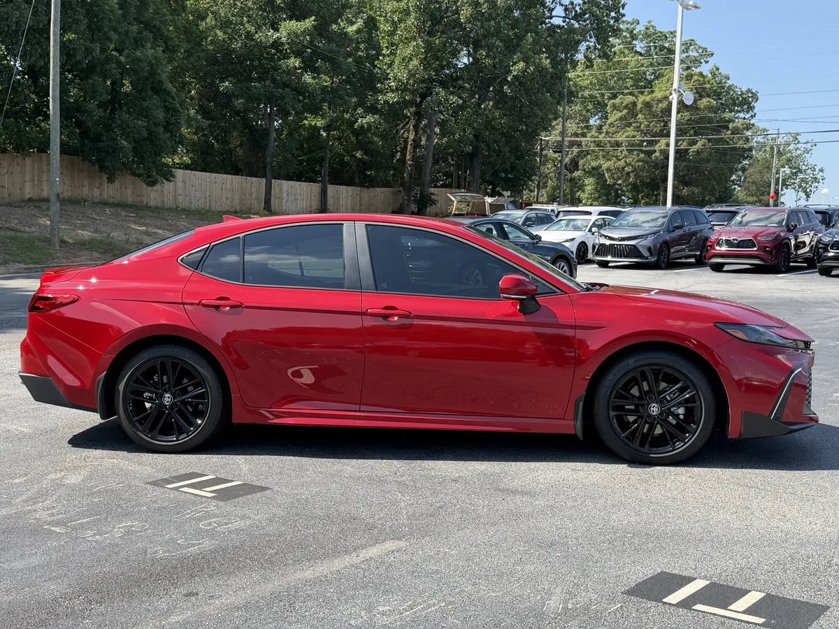 2026 Toyota Camry LE thumbnail 28