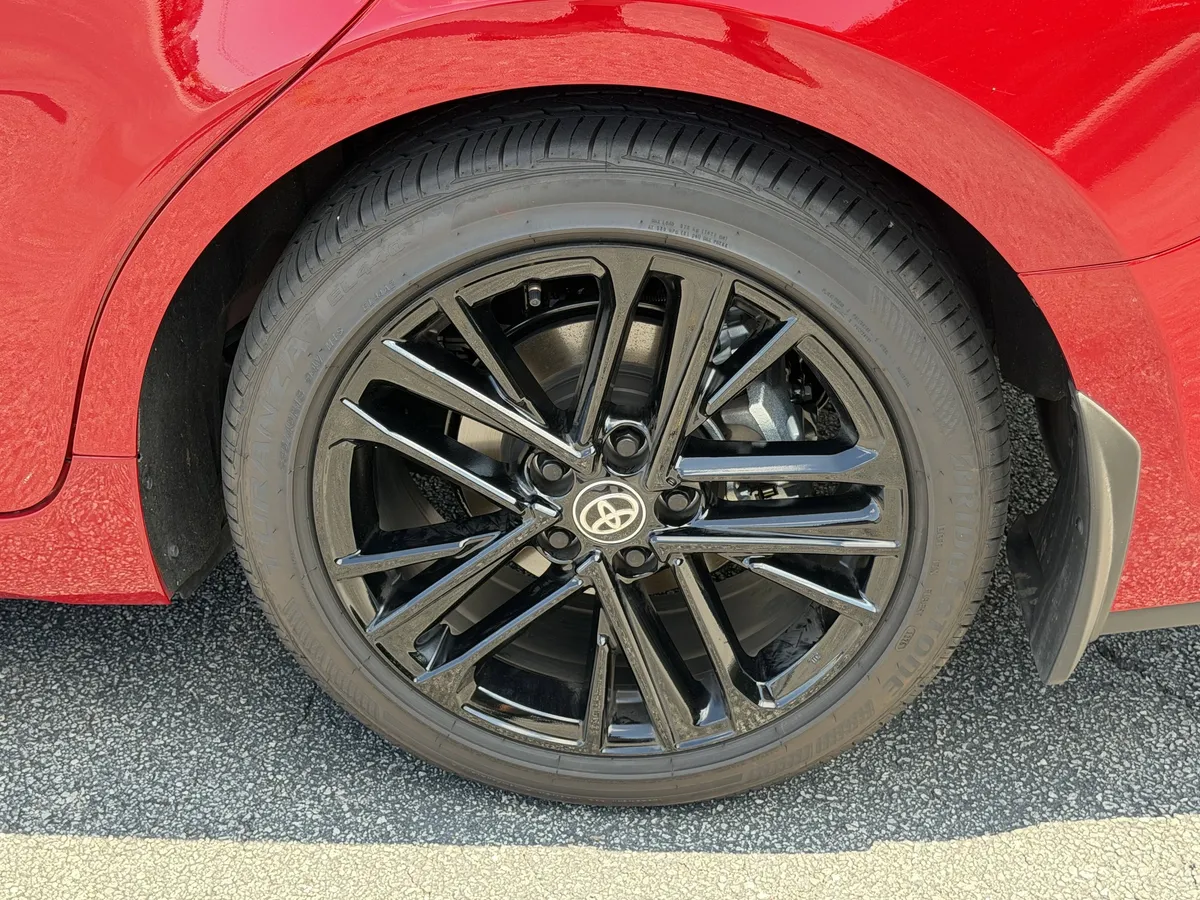 2026 Toyota Camry LE thumbnail 34