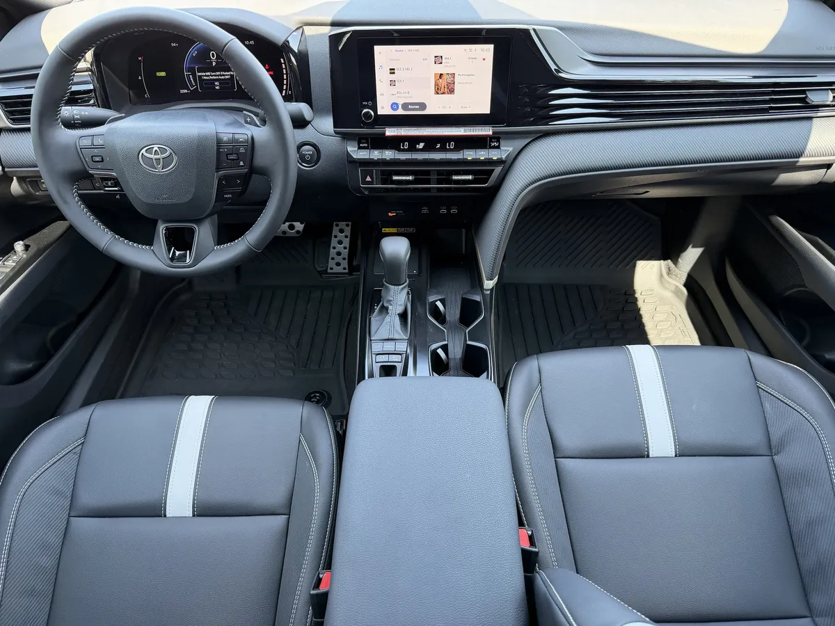 2026 Toyota Camry LE thumbnail 5