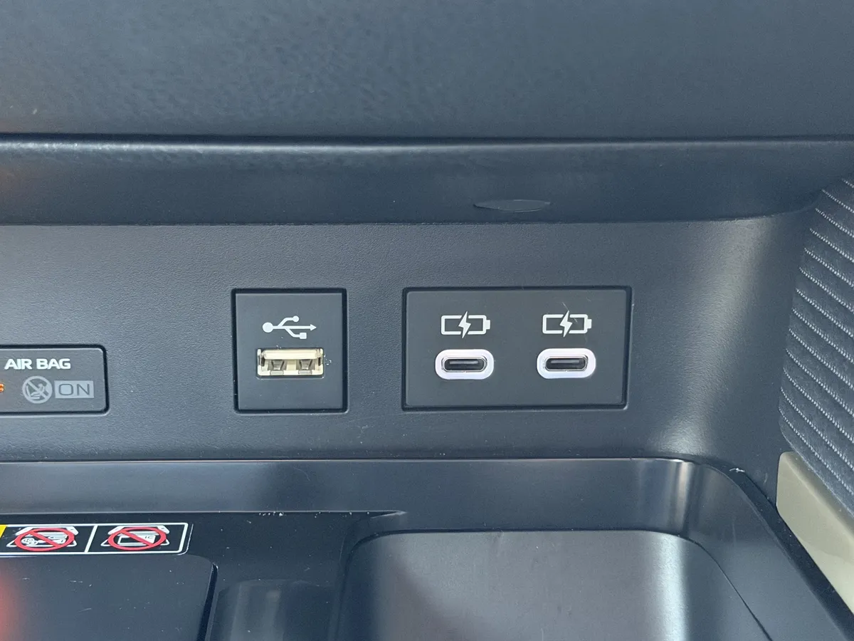 2026 Toyota Camry LE thumbnail 9