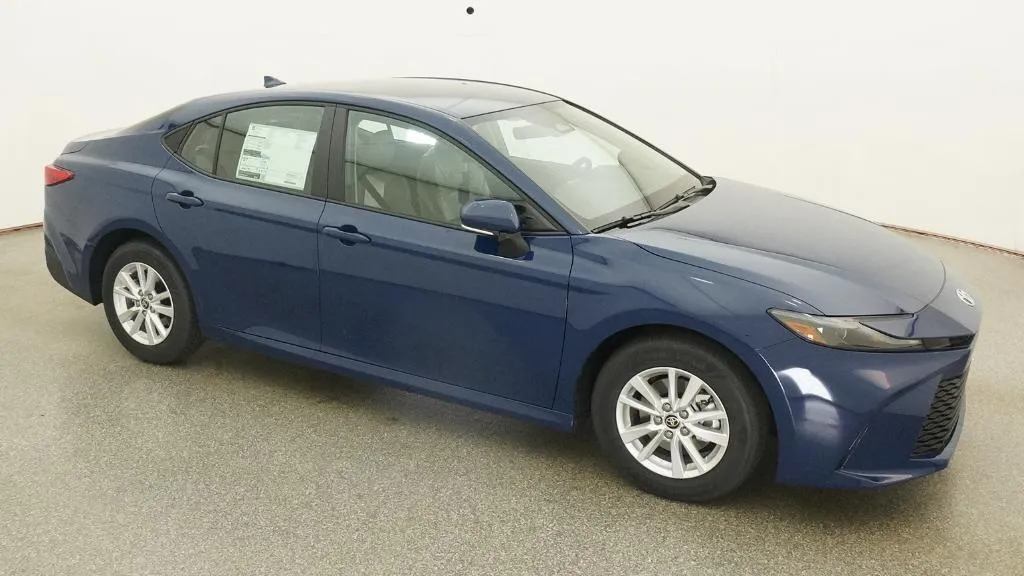 2026 TOYOTA CAMRY thumbnail 2