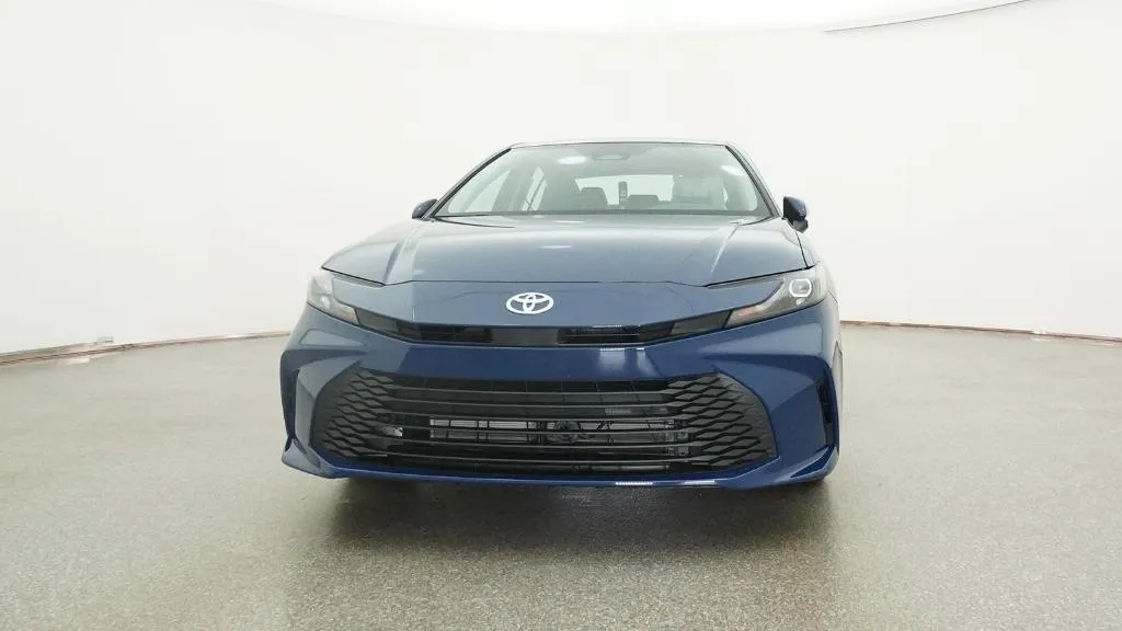 2026 TOYOTA CAMRY thumbnail 4