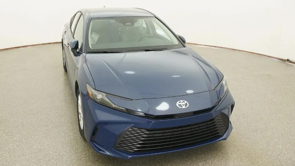 2026 TOYOTA CAMRY thumbnail 5