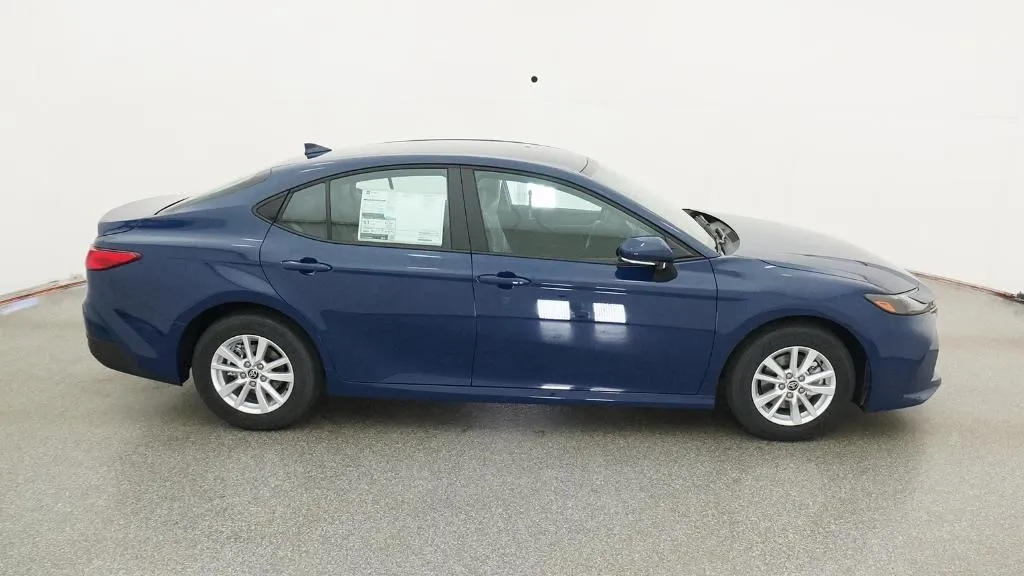 2026 TOYOTA CAMRY thumbnail 9