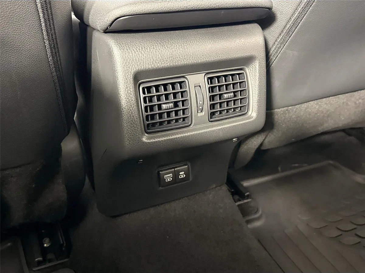 2026 Toyota Camry Nightshade thumbnail 32