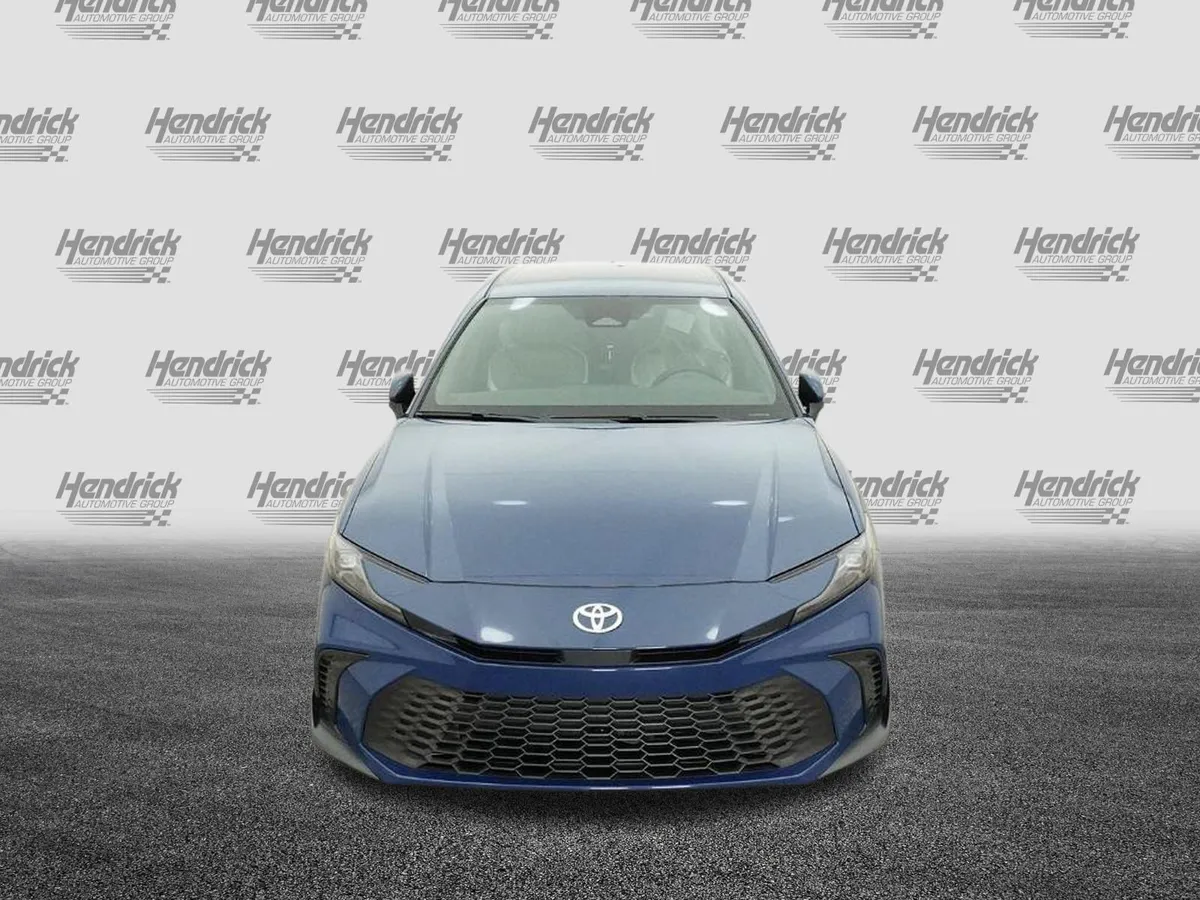 2026 Toyota Camry SE thumbnail 13