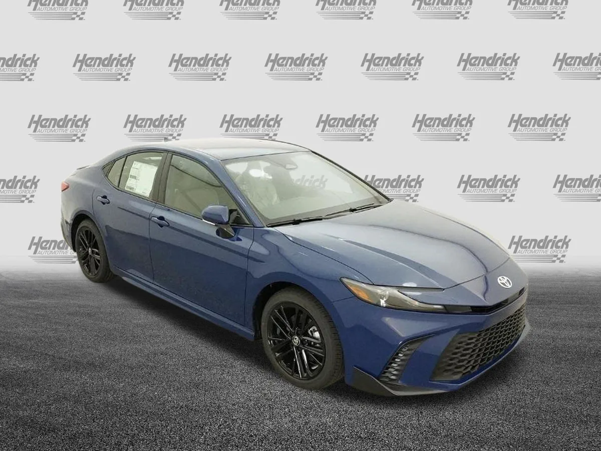 2026 Toyota Camry SE thumbnail 23