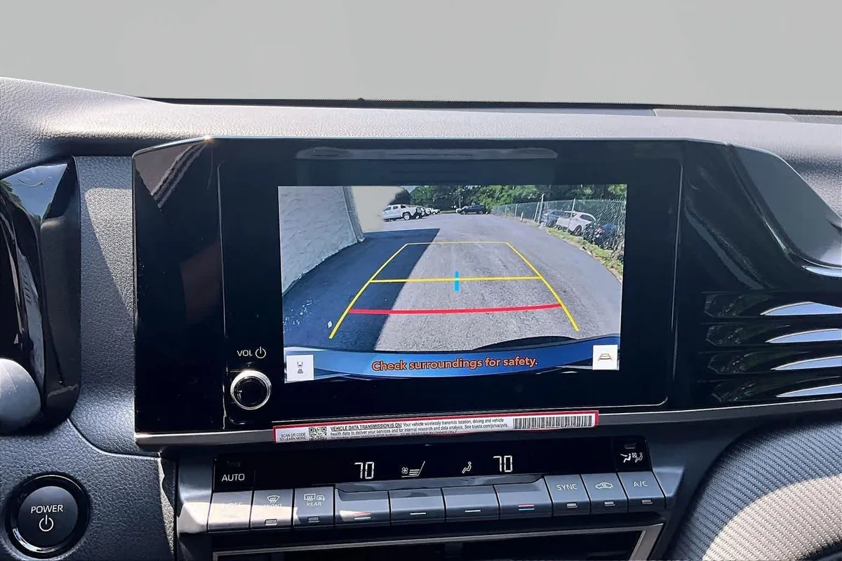 2026 Toyota Camry SE thumbnail 27