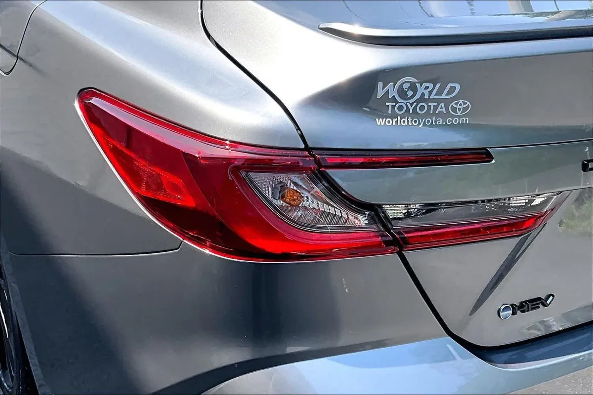 2026 Toyota Camry SE thumbnail 29