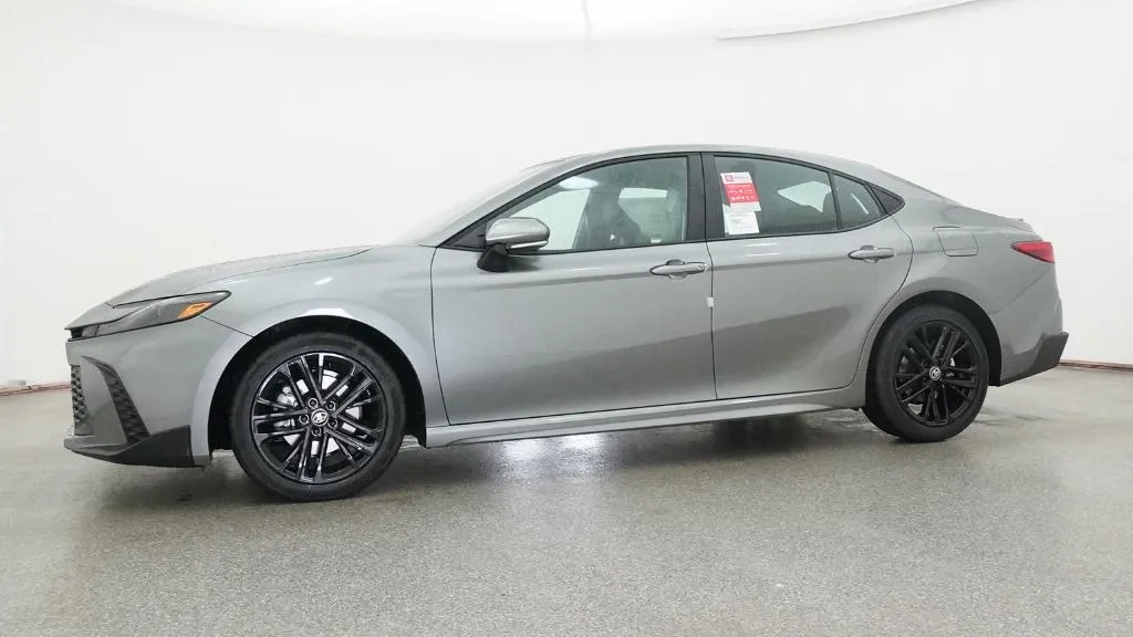 2026 Toyota Camry SE thumbnail 36