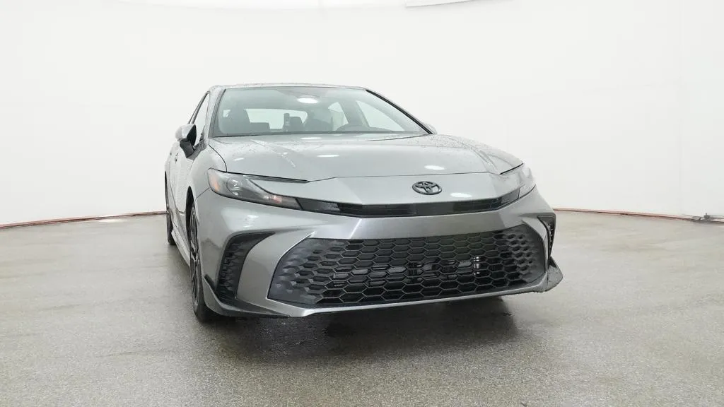 2026 Toyota Camry SE thumbnail 39