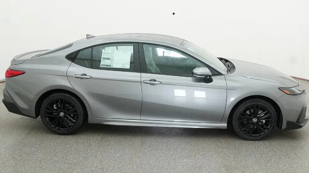 2026 Toyota Camry SE thumbnail 42