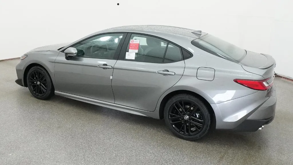 2026 Toyota Camry SE thumbnail 45