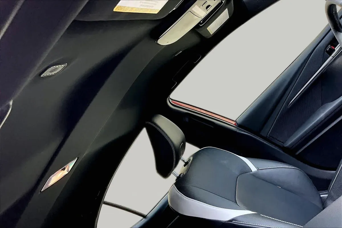 2026 Toyota Camry SE thumbnail 13