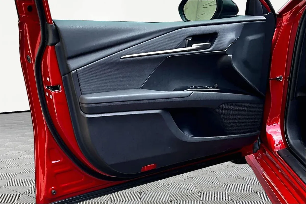 2026 Toyota Camry SE thumbnail 21