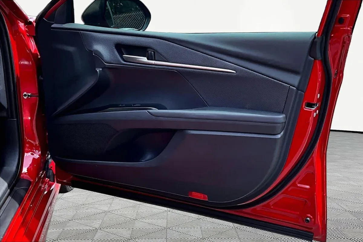 2026 Toyota Camry SE thumbnail 22