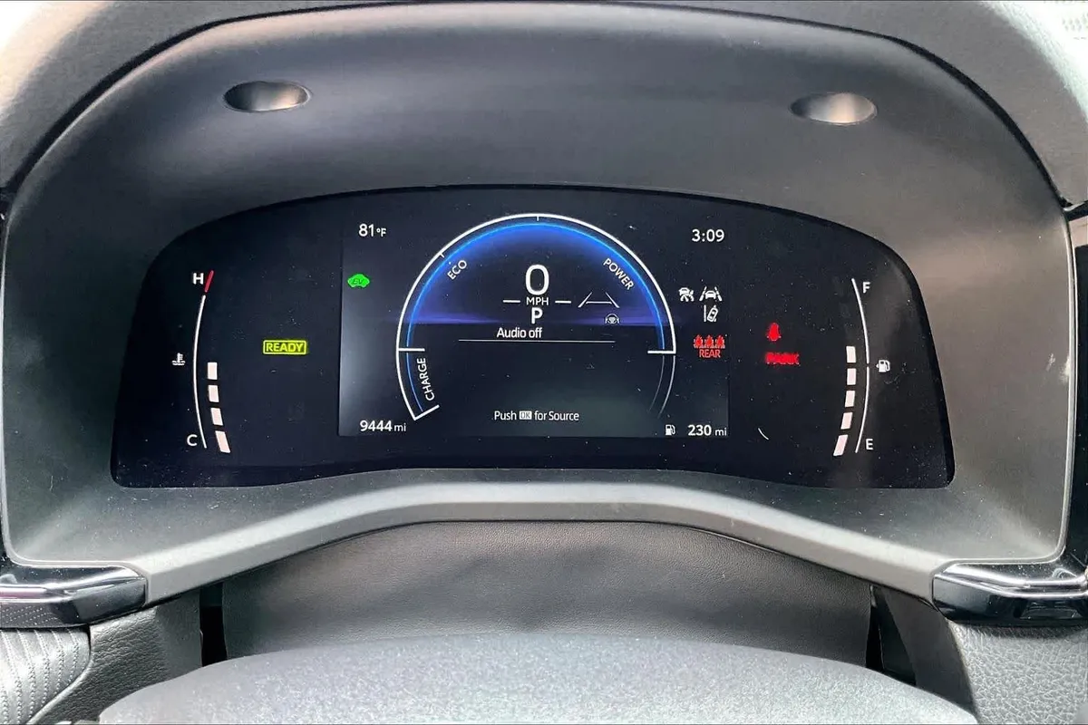 2026 Toyota Camry SE thumbnail 25