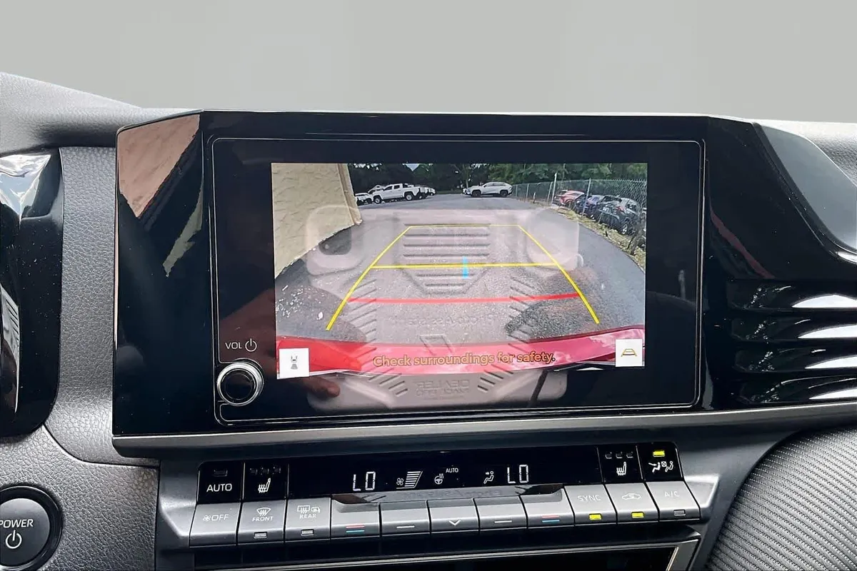 2026 Toyota Camry SE thumbnail 26
