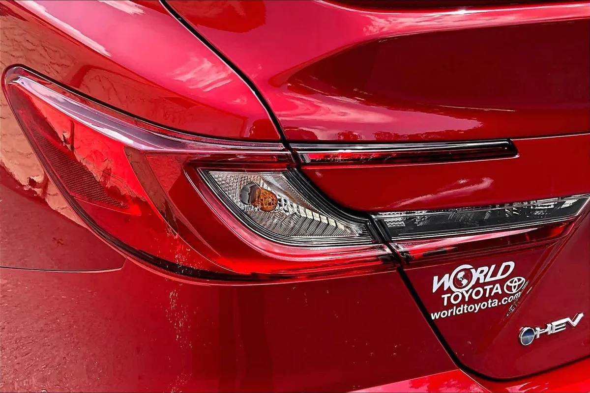2026 Toyota Camry SE thumbnail 28