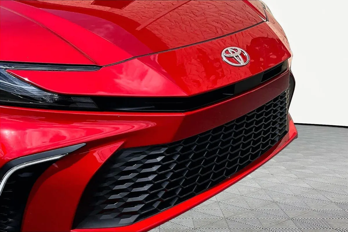 2026 Toyota Camry SE thumbnail 29