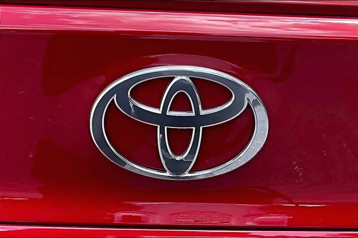 2026 Toyota Camry SE thumbnail 30