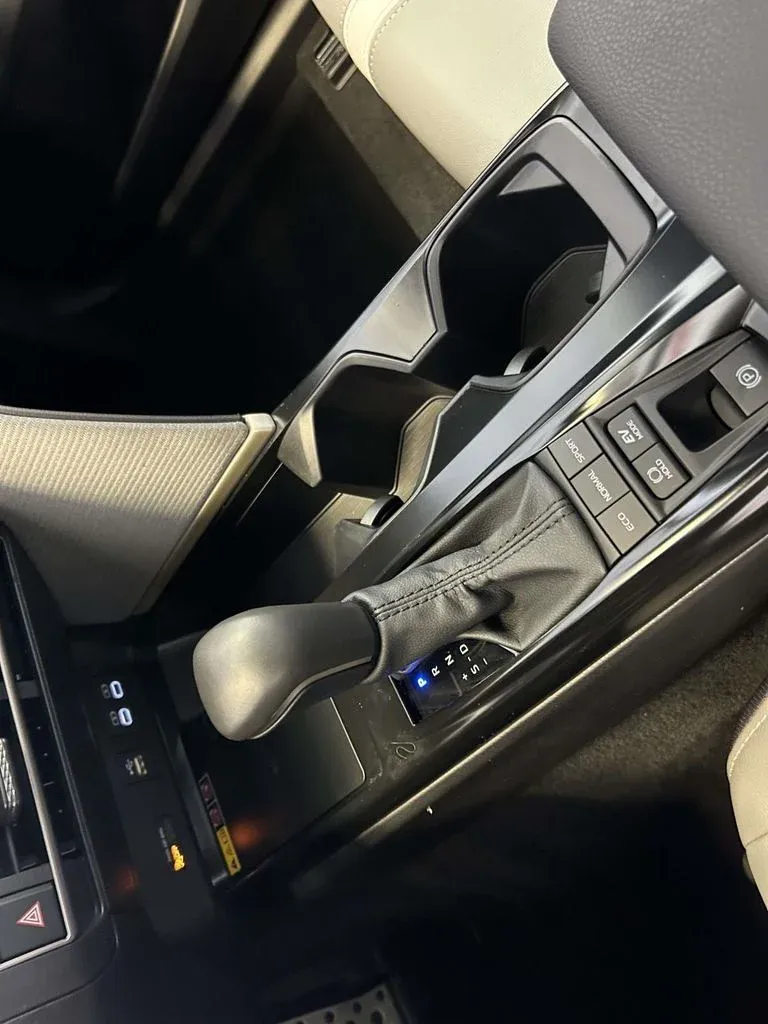 2026 Toyota Camry SE thumbnail 20