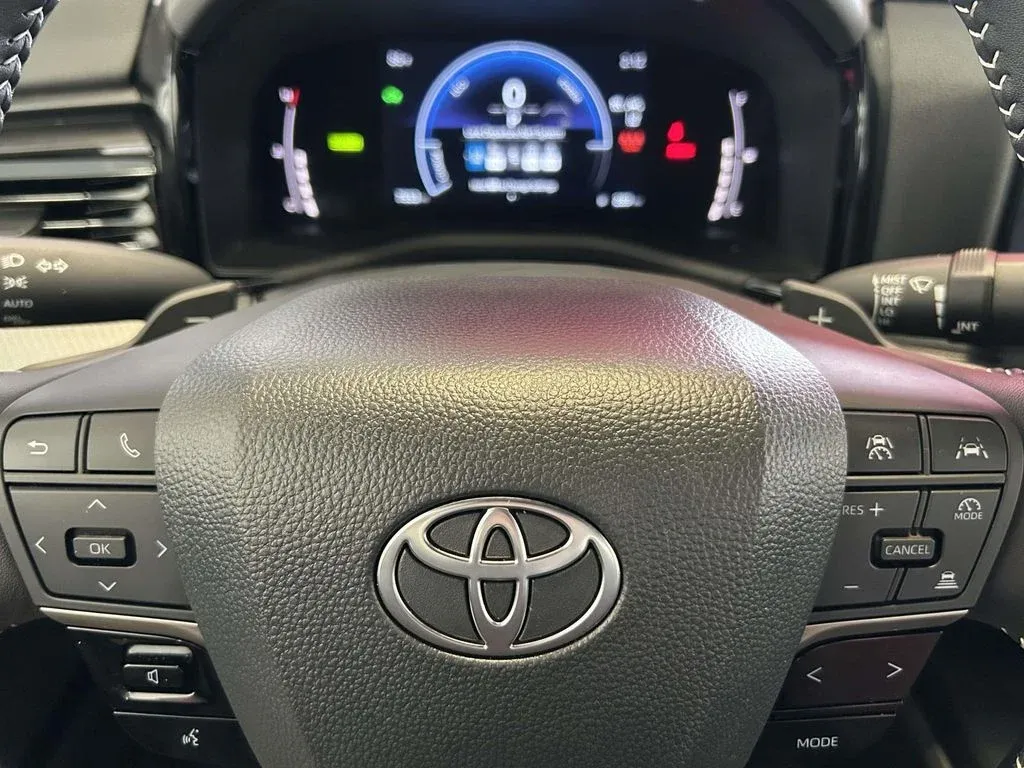 2026 Toyota Camry SE thumbnail 27
