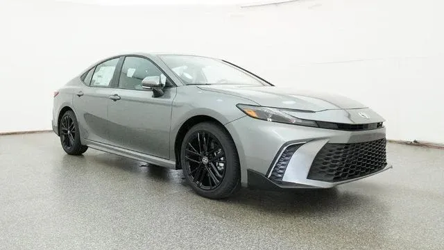 2026 Toyota Camry SE thumbnail 10