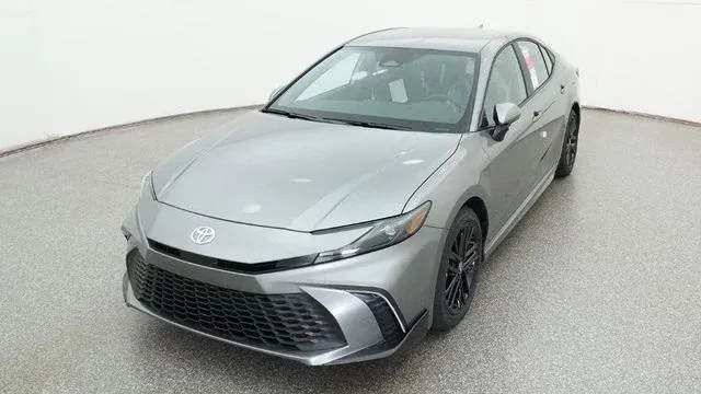 2026 Toyota Camry SE thumbnail 11