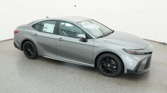 2026 Toyota Camry SE thumbnail 20