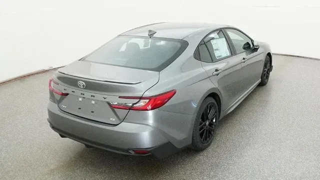 2026 Toyota Camry SE thumbnail 21