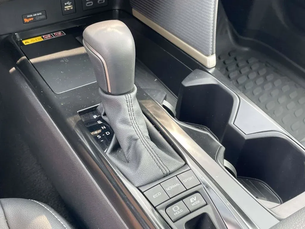2026 Toyota Camry SE thumbnail 20