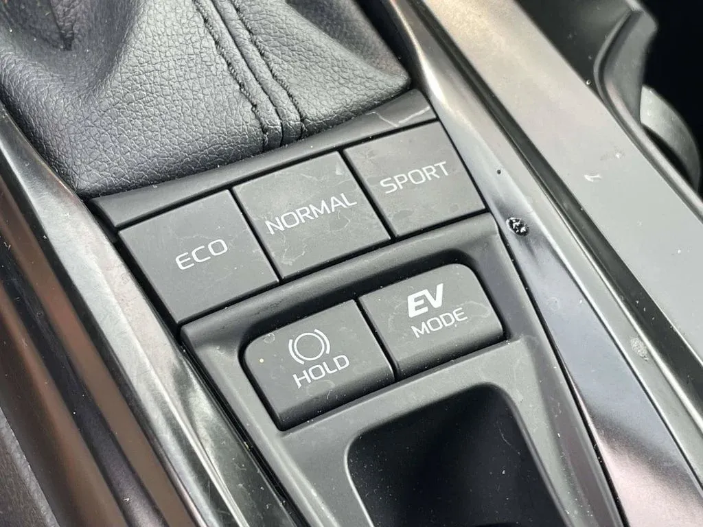 2026 Toyota Camry SE thumbnail 21