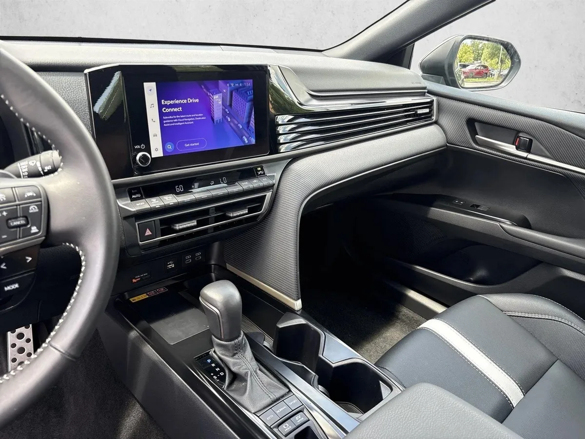 2026 Toyota Camry SE thumbnail 15