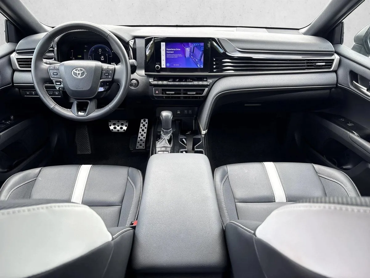 2026 Toyota Camry SE thumbnail 19
