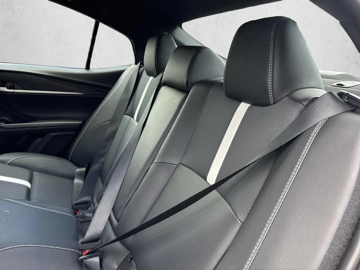 2026 Toyota Camry SE thumbnail 20