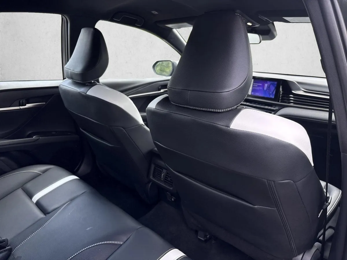2026 Toyota Camry SE thumbnail 22