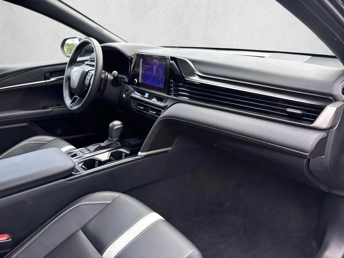 2026 Toyota Camry SE thumbnail 23
