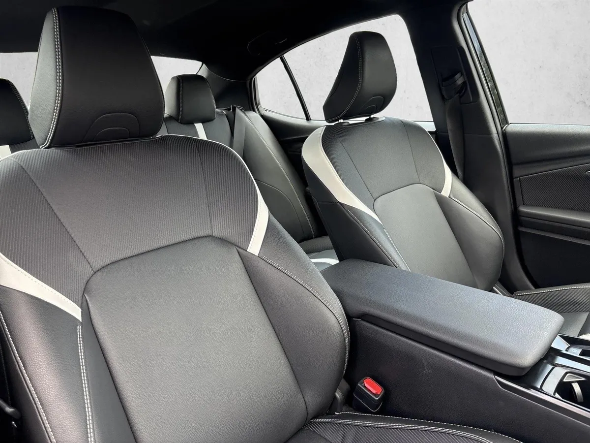 2026 Toyota Camry SE thumbnail 24