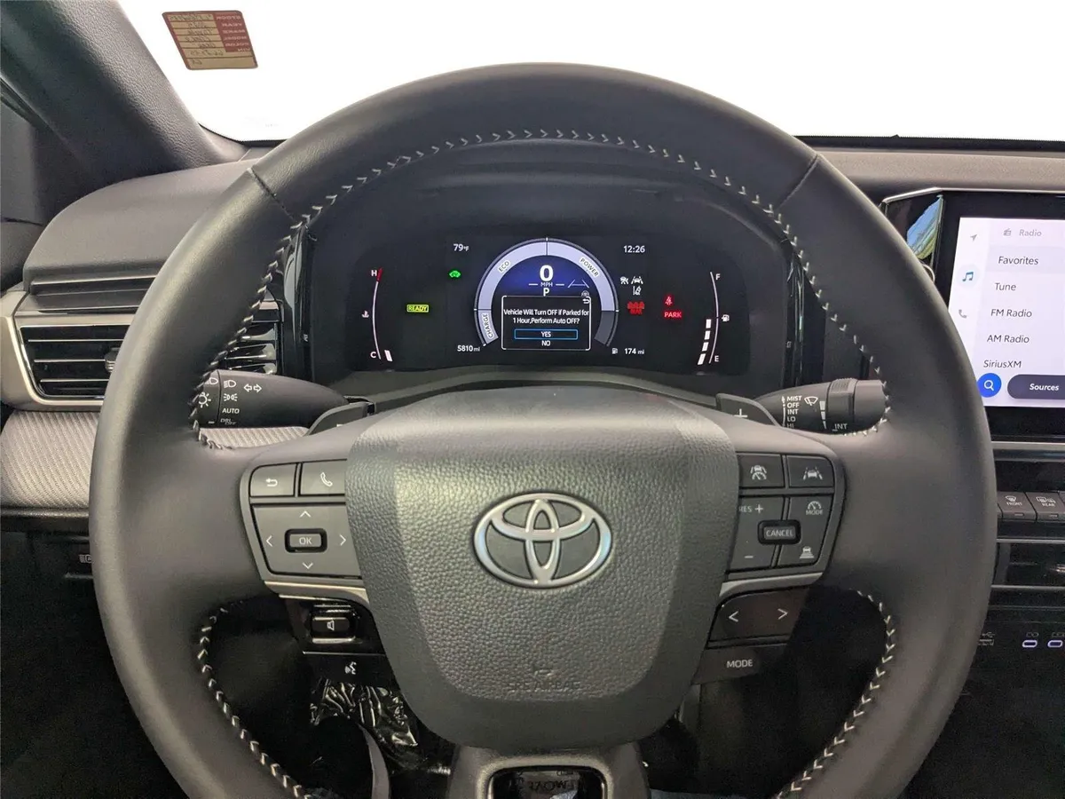 2026 Toyota Camry SE thumbnail 15