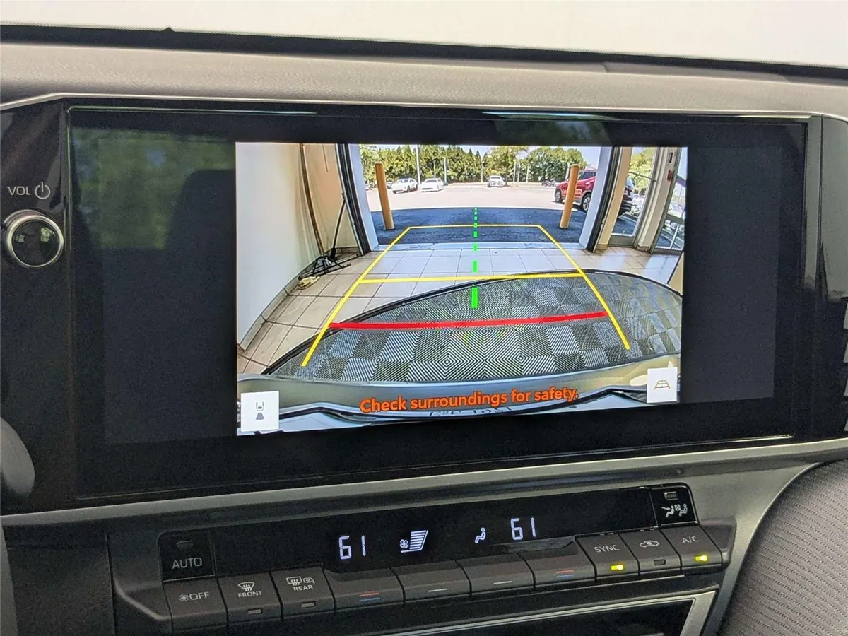 2026 Toyota Camry SE thumbnail 20