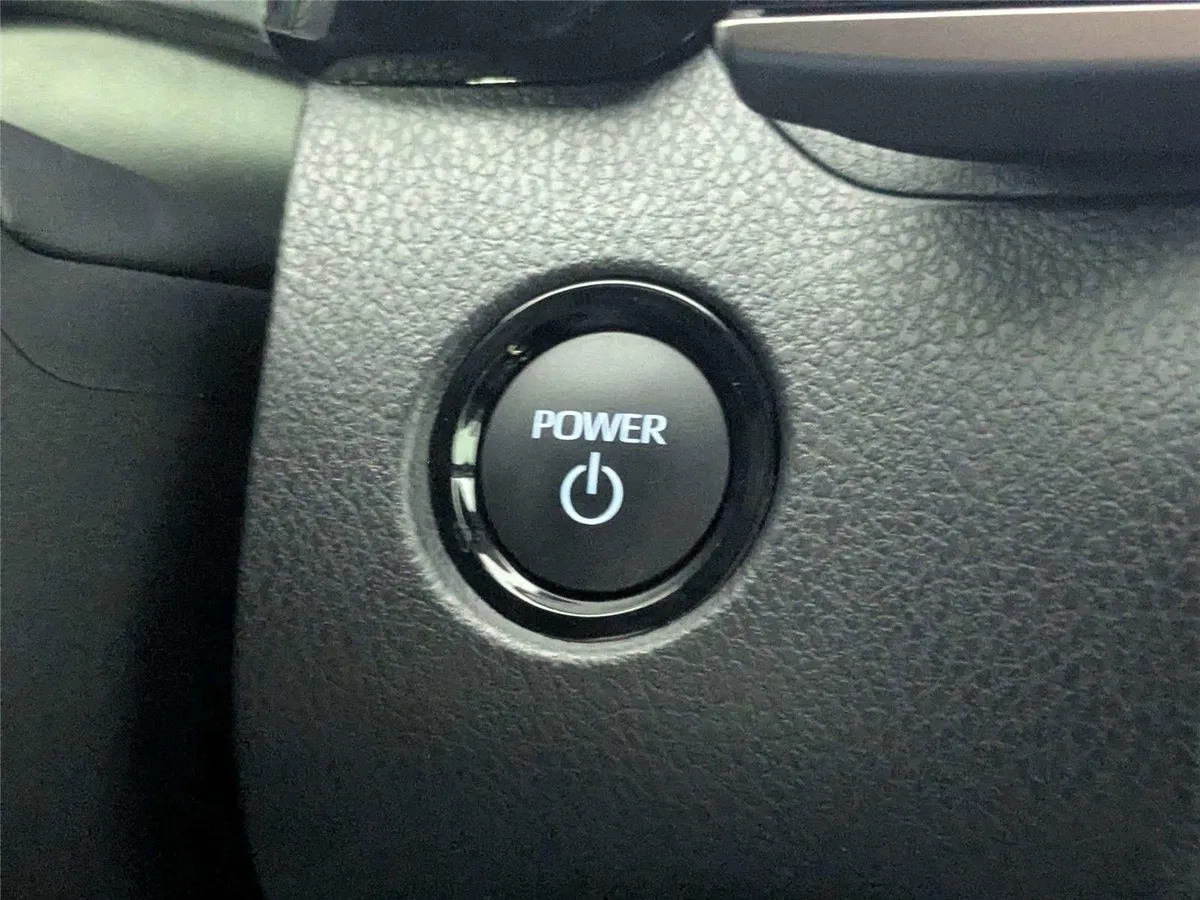 2026 Toyota Camry SE thumbnail 26