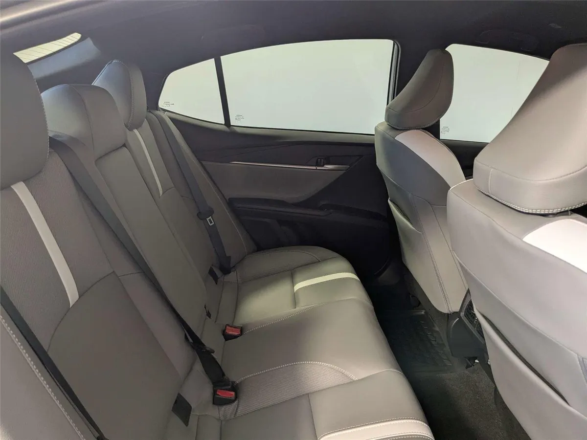2026 Toyota Camry SE thumbnail 28